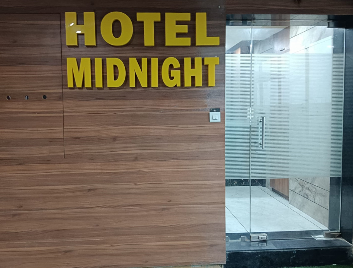 Hotel Midnight